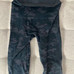 SKIMS Black Camouflage Leggings